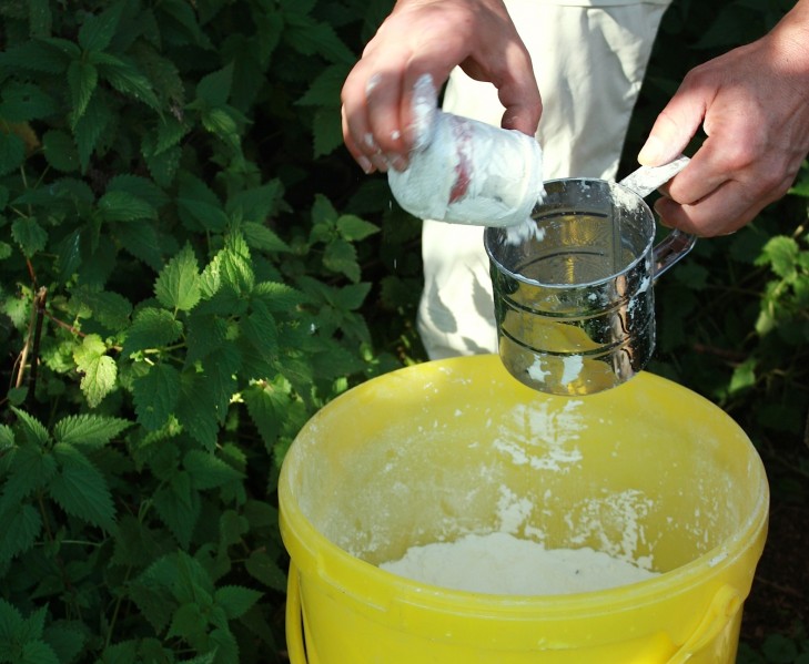 tl_files/demografiken/galerie/Messbecher Eimer.jpg